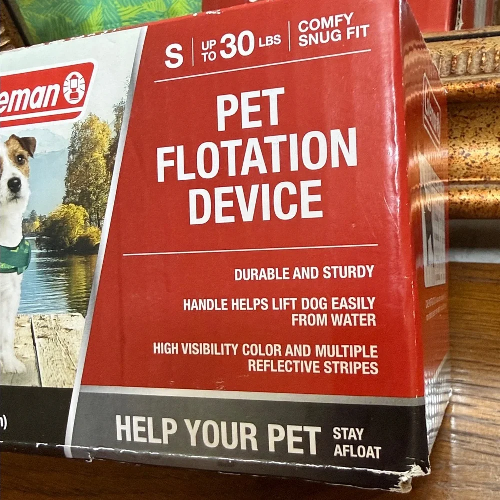 Coleman Pet Flotation Vest in Tropical Green. Size Small.